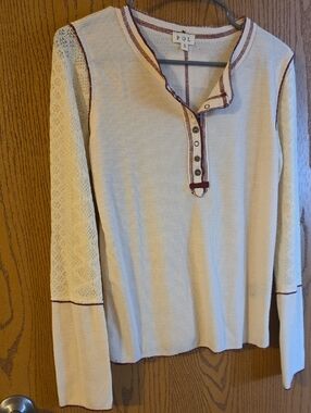POL thermal henley with lace sleeves in cream and burgundy trim Ptp 19, NWOT